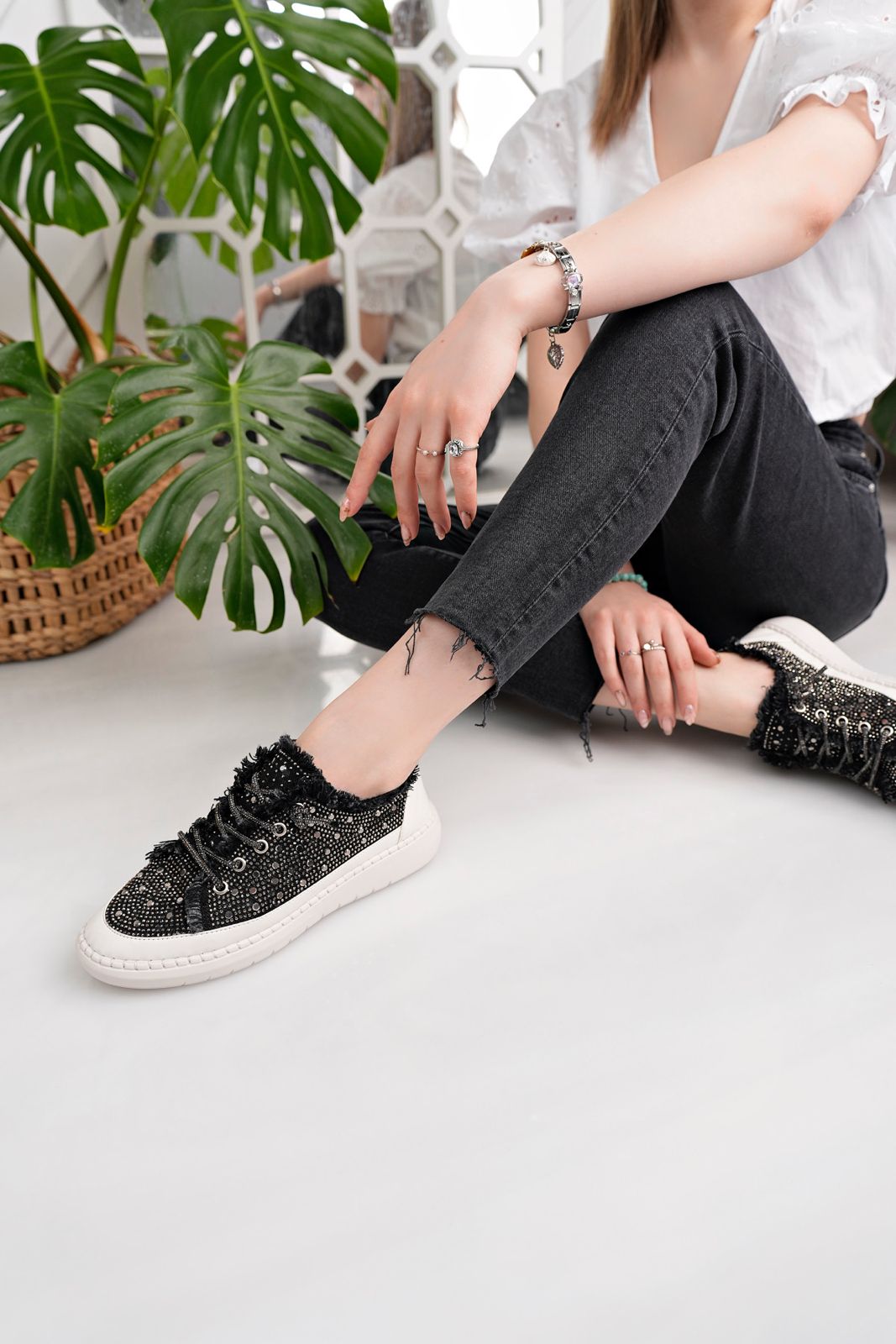 Taş Detaylı Kadın Kot Siyah Sneakers LV-024