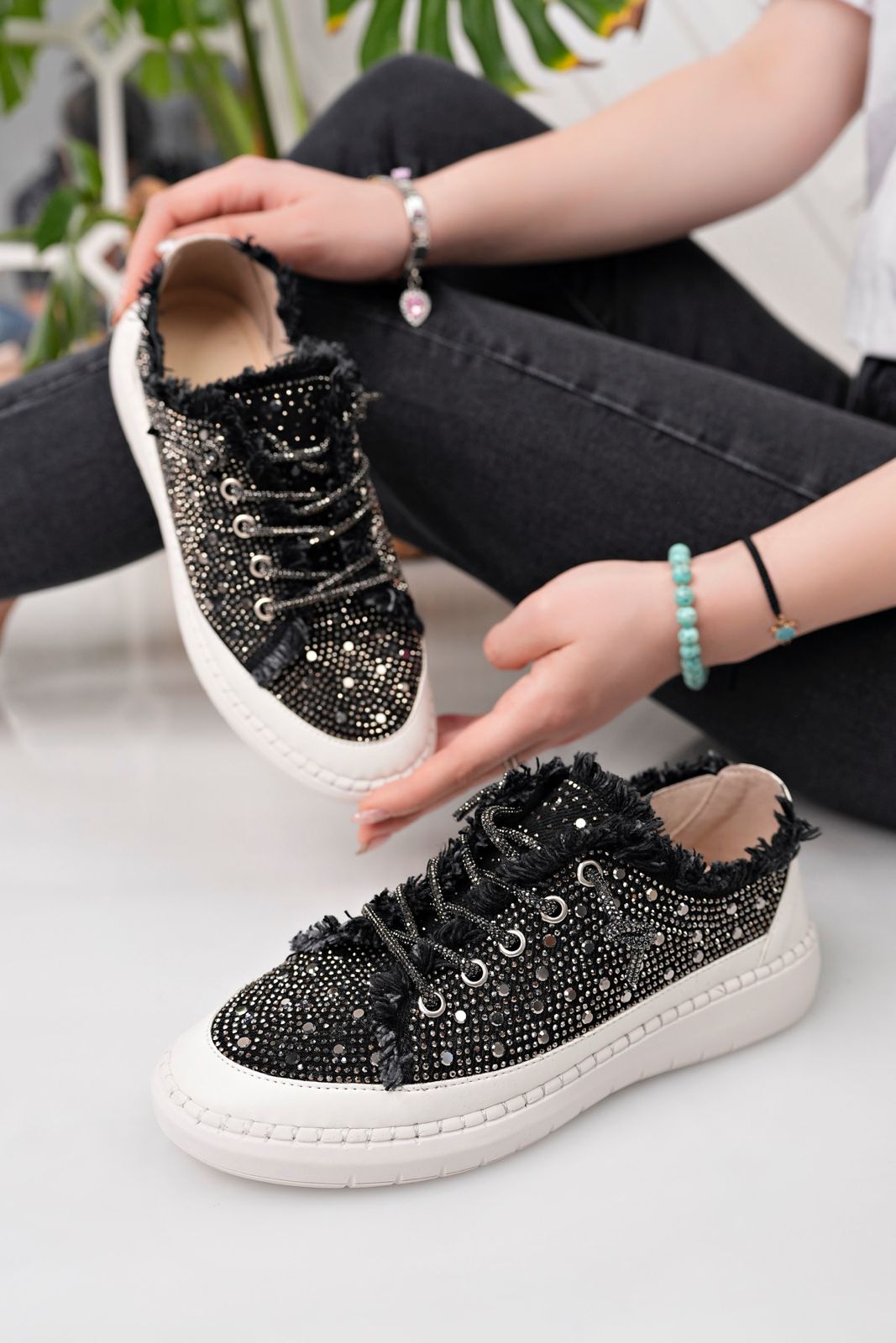 Taş Detaylı Kadın Kot Siyah Sneakers LV-024